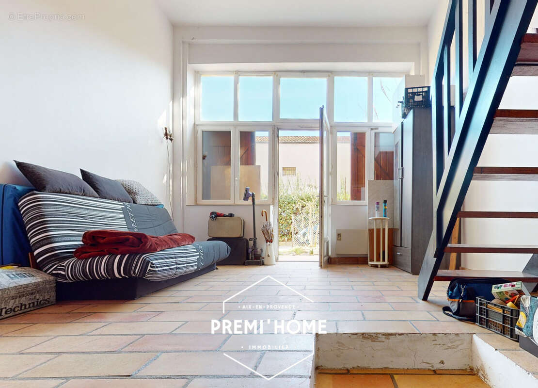 * a vendre t2 mezzanine proche rotonde aix en provence *  - photo 4