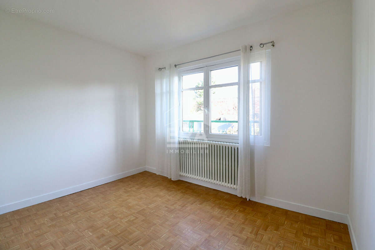 Maison à CHAMPS-SUR-MARNE