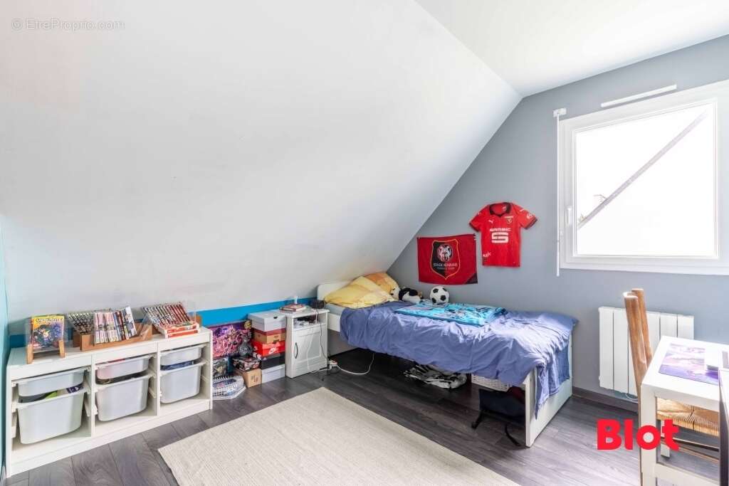 Maison à SAINT-THURIAL