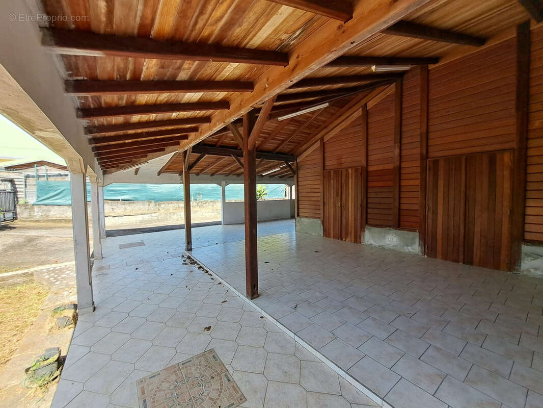 Maison à CAPESTERRE-BELLE-EAU