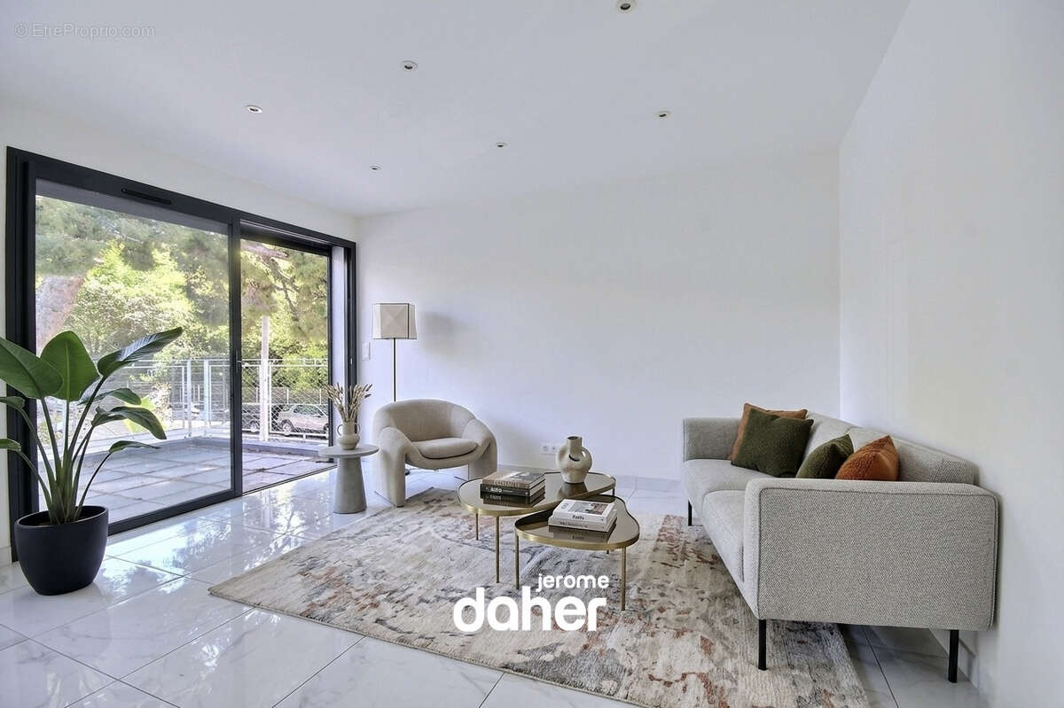 Appartement à MARSEILLE-8E