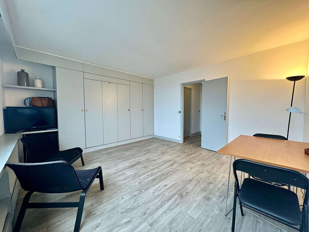 Appartement à PARIS-10E