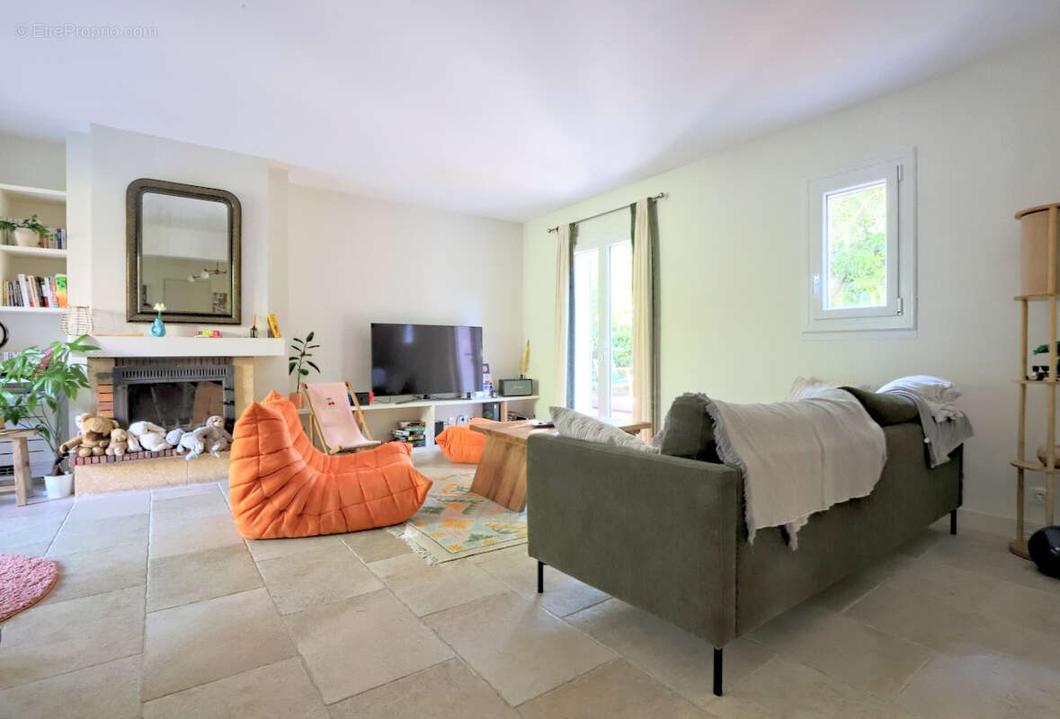 Maison à SOLLIES-PONT