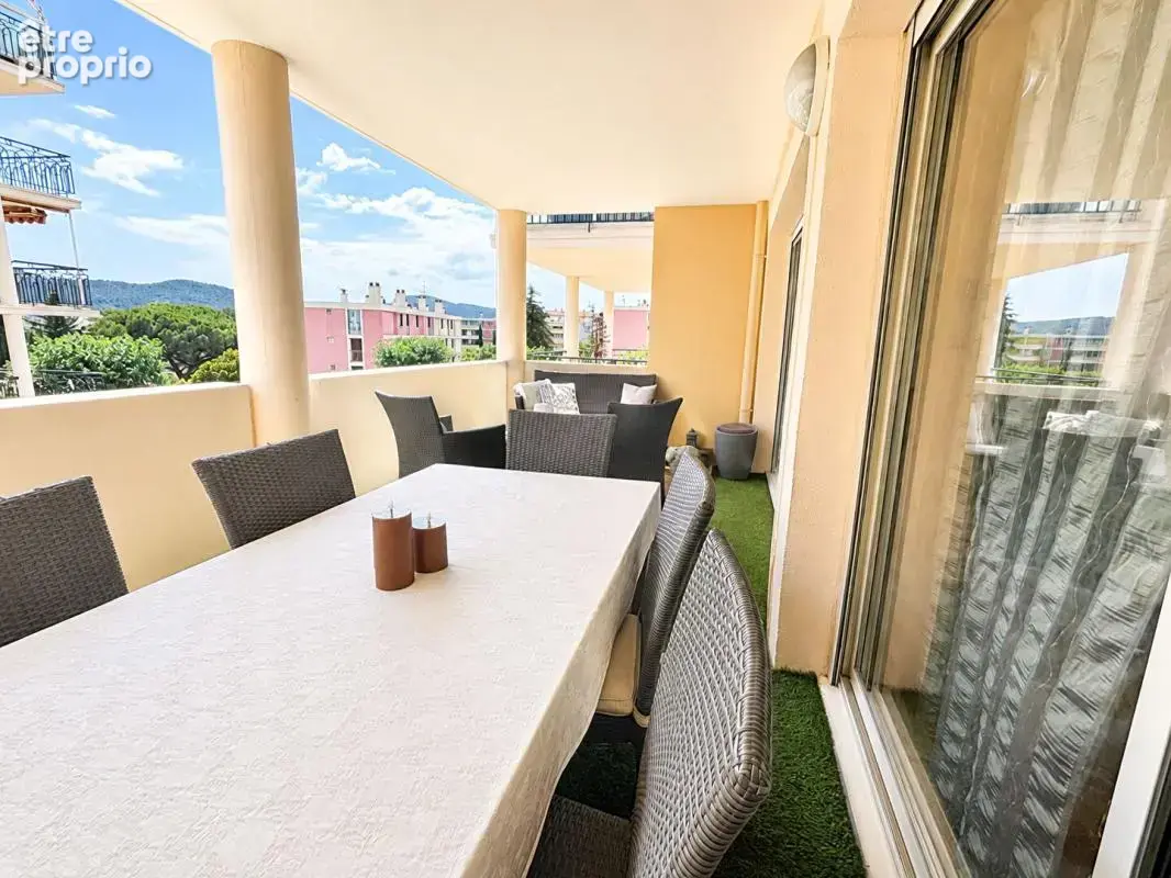 Appartement à HYERES