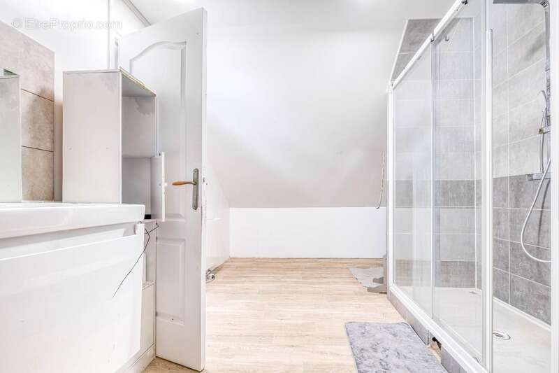 Christophe Michaudelle – EXCLUSIVITE CAPIFRANCE - vous propose à MEAUX proche de toutes commodités à pied : maison - 6 pièces -  - photo 20