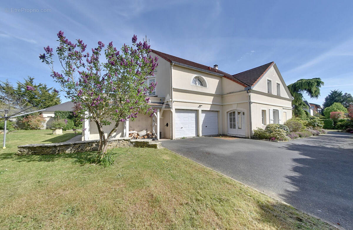 Maison à OZOIR-LA-FERRIERE