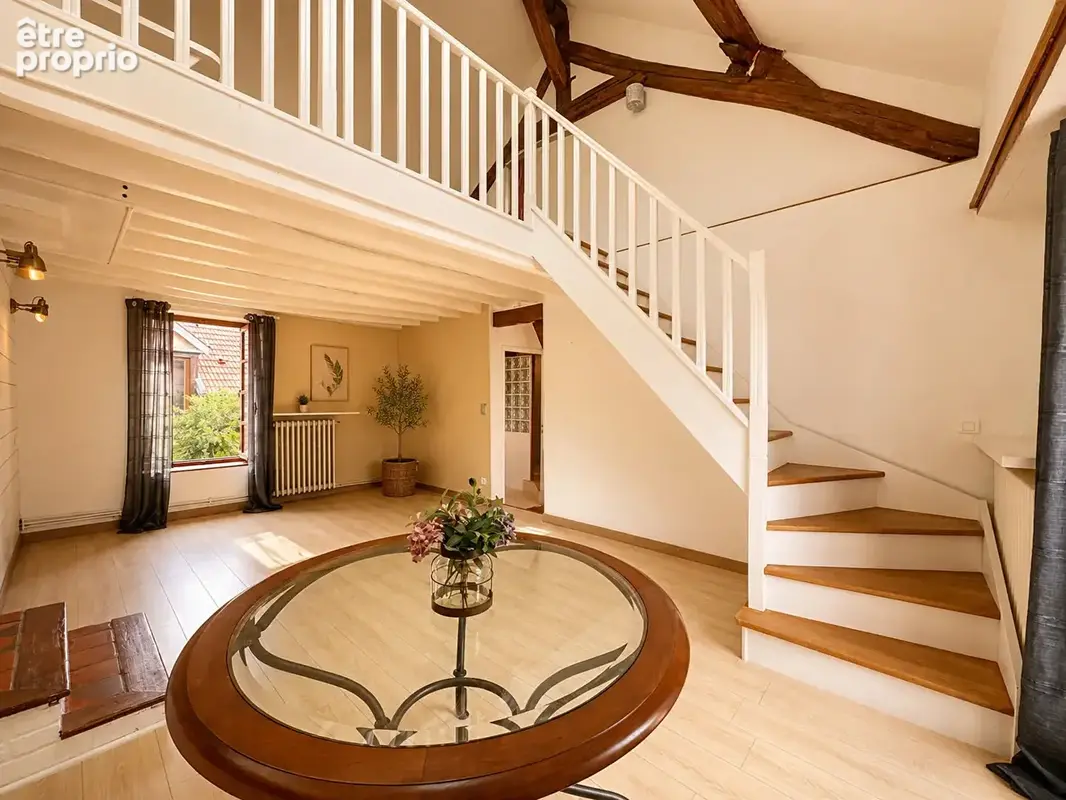 Appartement à NEAUPHLE-LE-CHATEAU