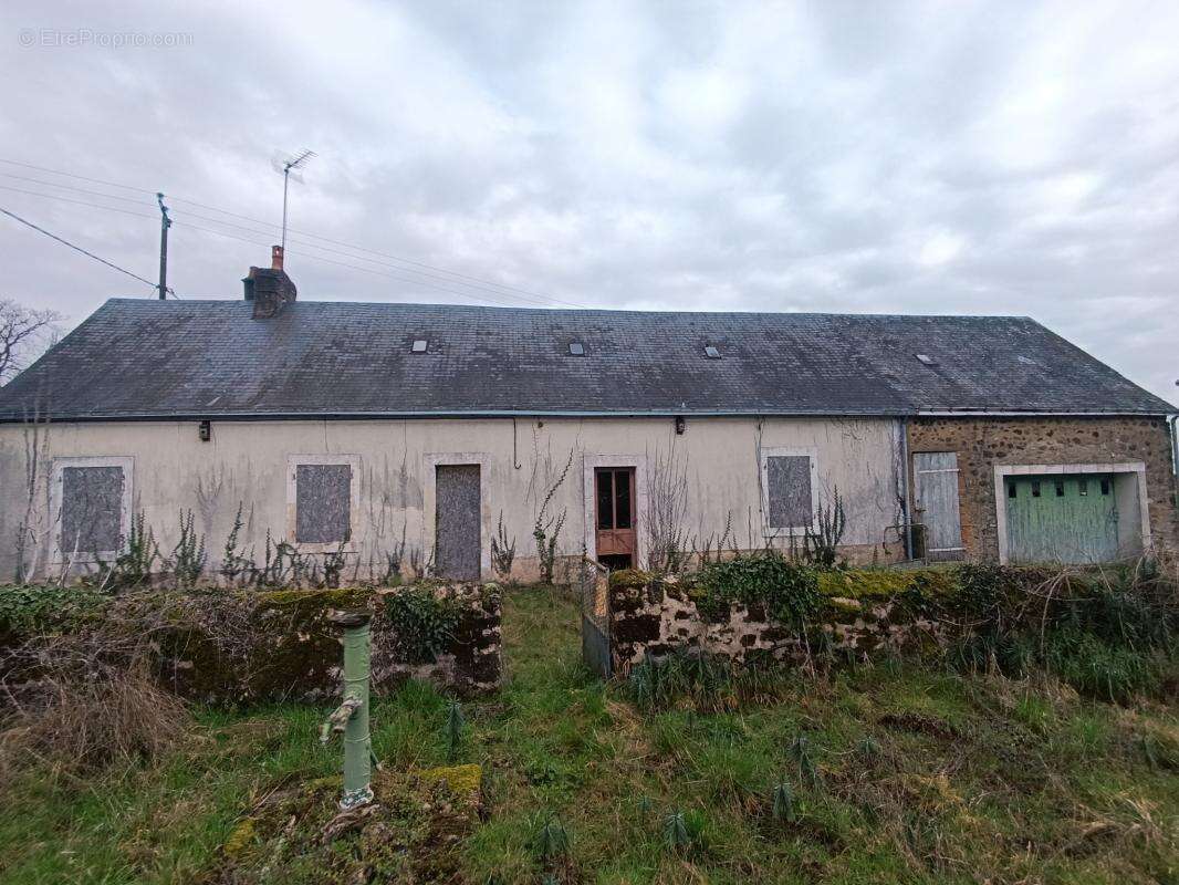 Maison à JOUE-EN-CHARNIE