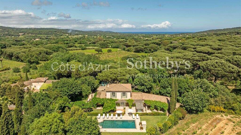 Villa provençale 210 m² avec piscine et jardin paysager proche Pampelonne - photo 13
