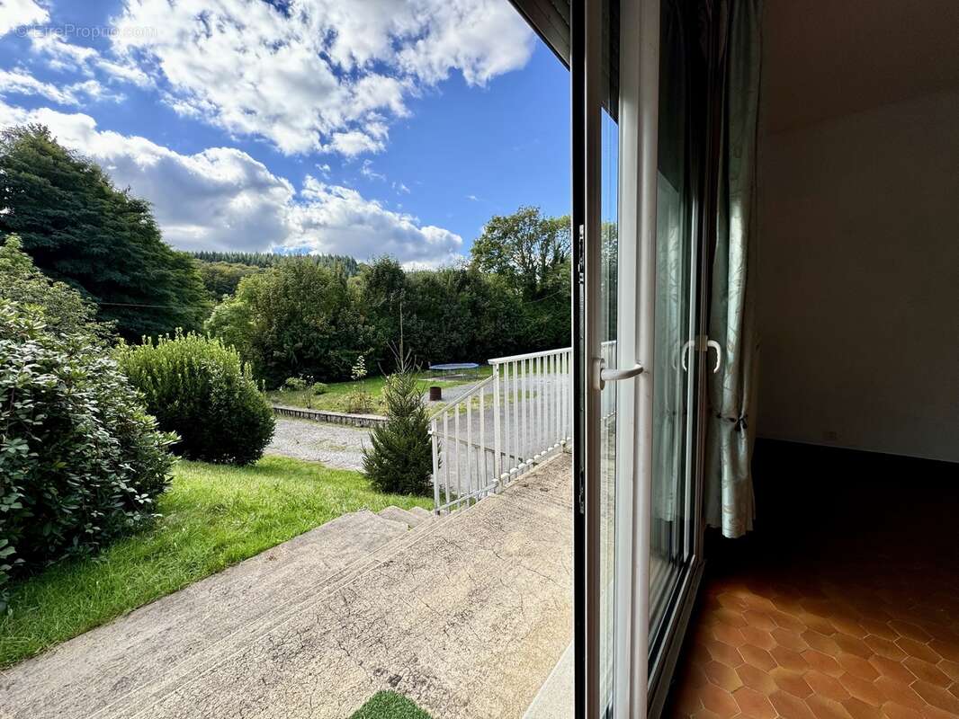 Maison à EYMOUTIERS