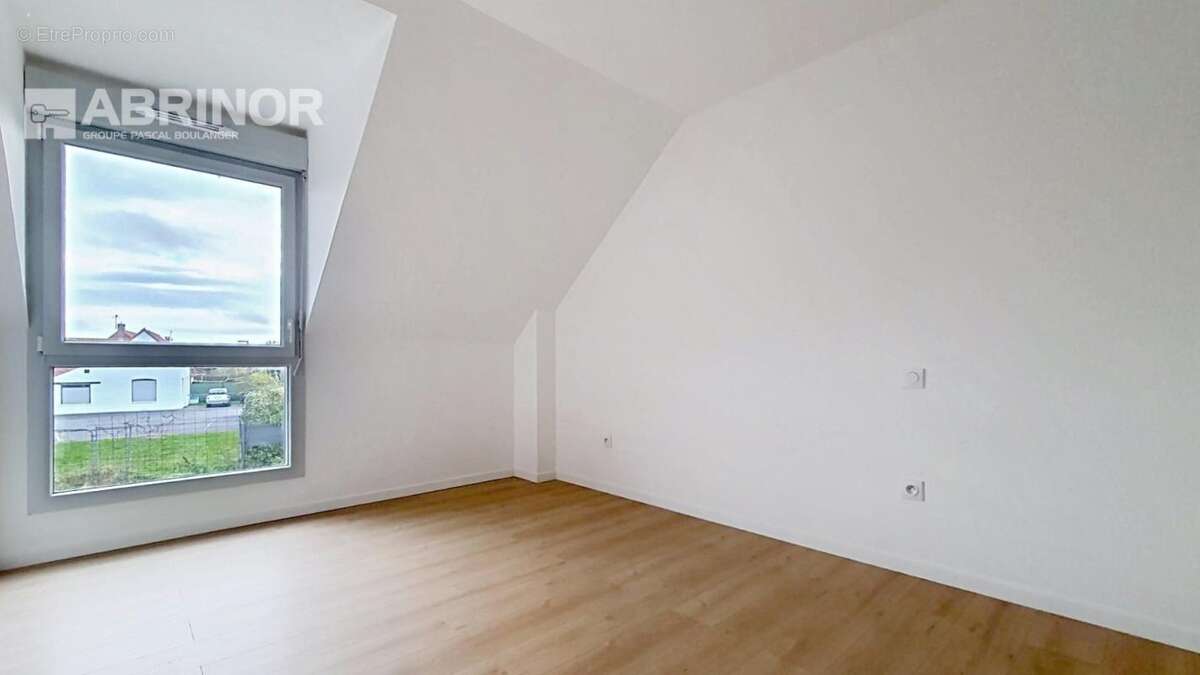 Maison à BOURGHELLES