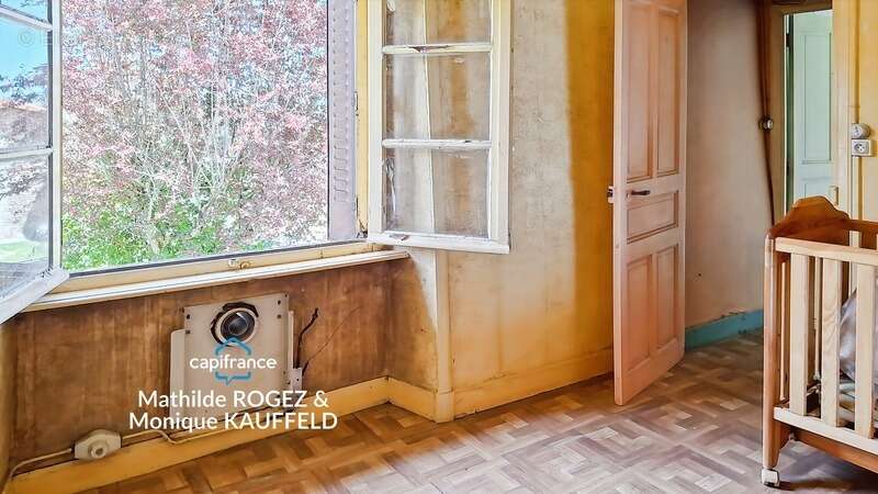 Maison à rénover avec grange en pierre, source et 7 000 m² de terrain - Saint Gervais Sous Meymont (63) - photo 19