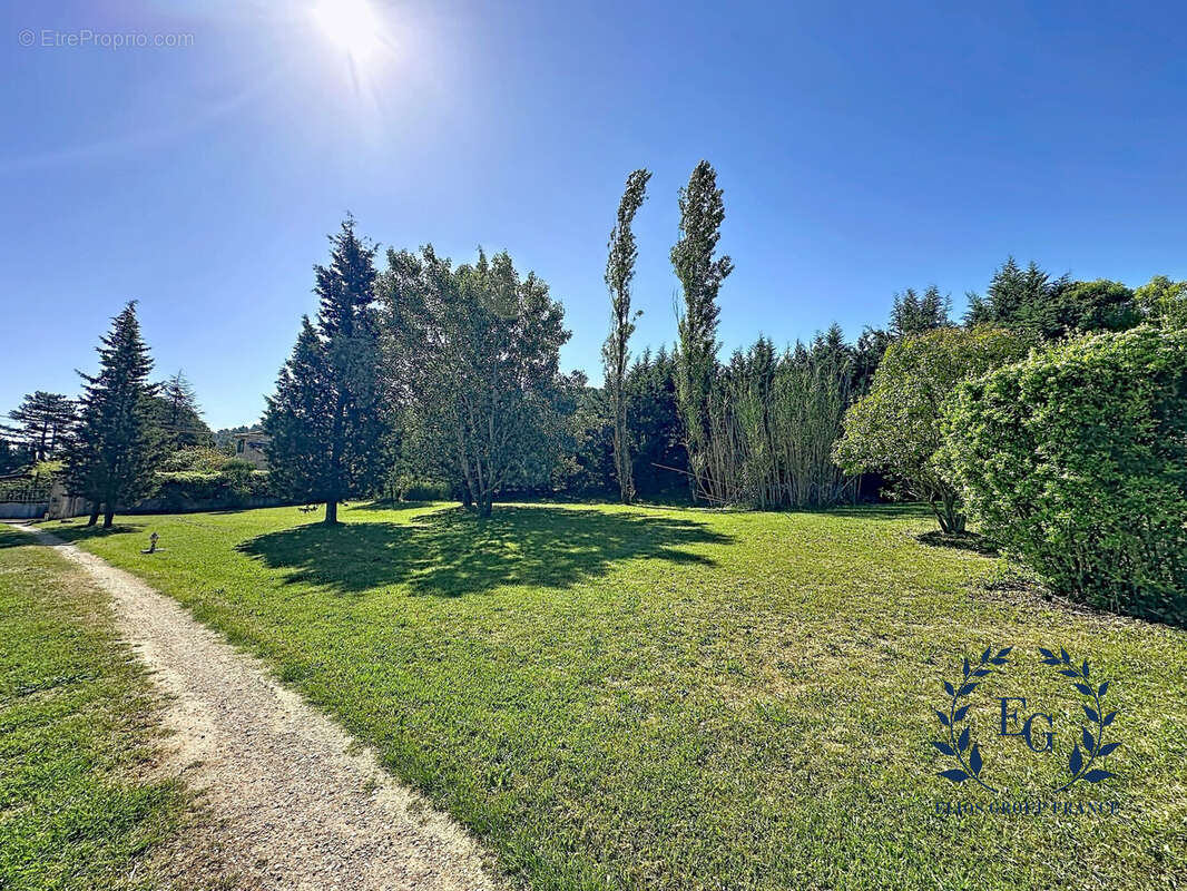 Terrain à LE VAL