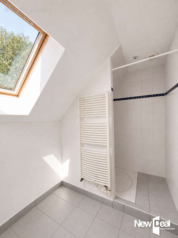 Exclusivite vallon du jour, maison de type 6 de 190 m2  habitables avec piscine edifiee sur 1159 m2 en impasse - photo 20