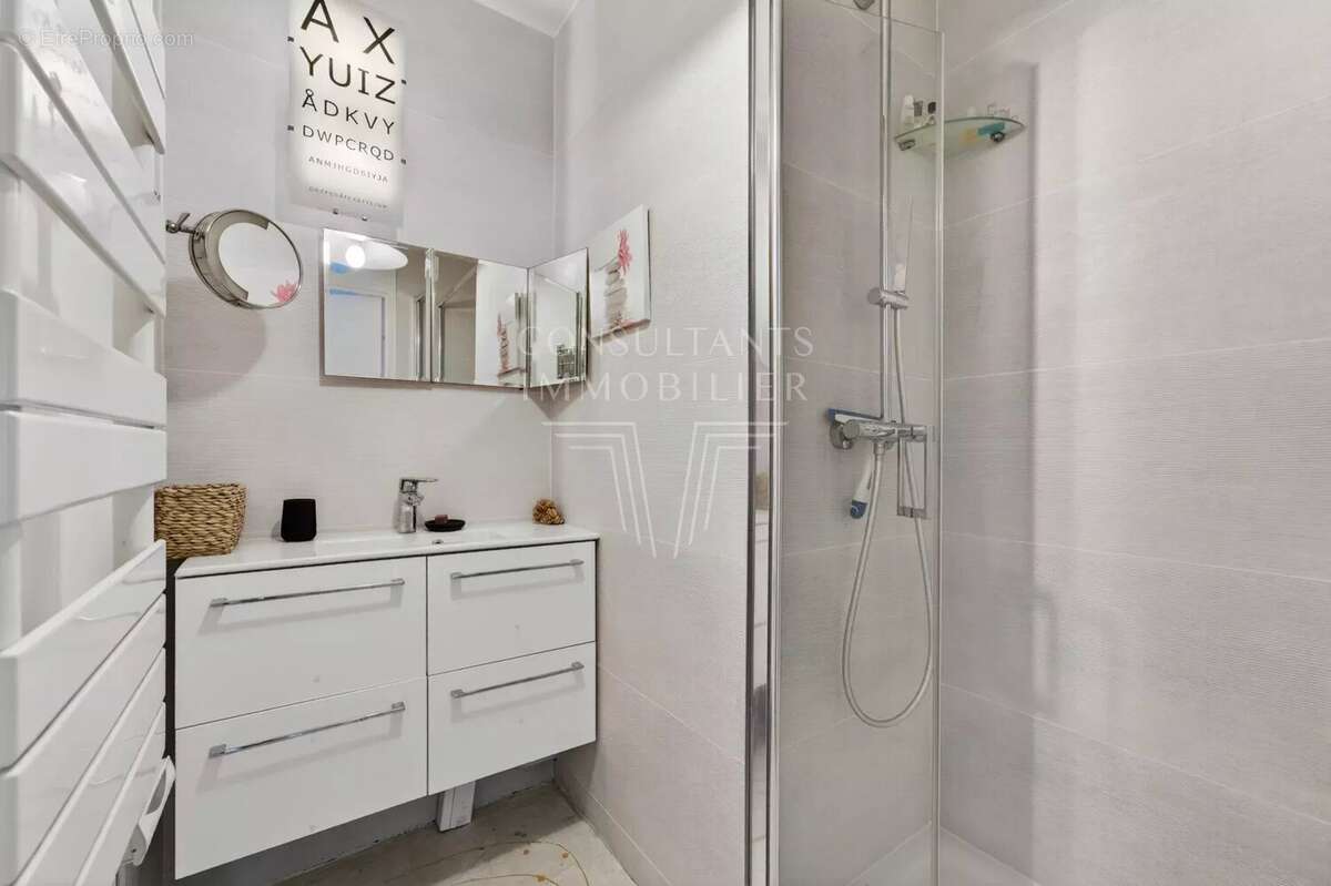 Appartement à LEVALLOIS-PERRET