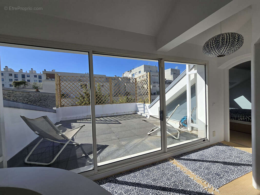 Boulogne-Billancourt .Une maison d'architecte avec piscine secrète. Esprit hollywoodien, aux portes de Paris - photo 14