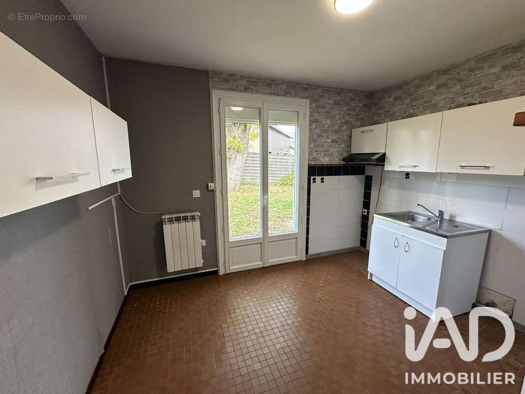 Maison 94 m² à La Milesse  - photo 5