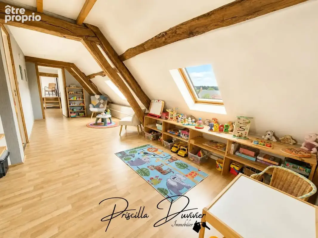 Maison de charme   4 chambres, double garage et terrain de plus de 1 600 m2 - photo 9