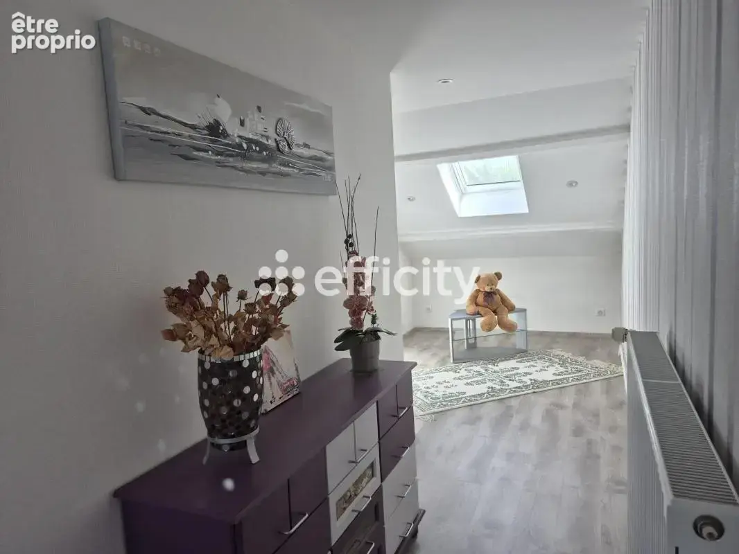 Maison 220 m² à Saint-Mathieu  - photo 10