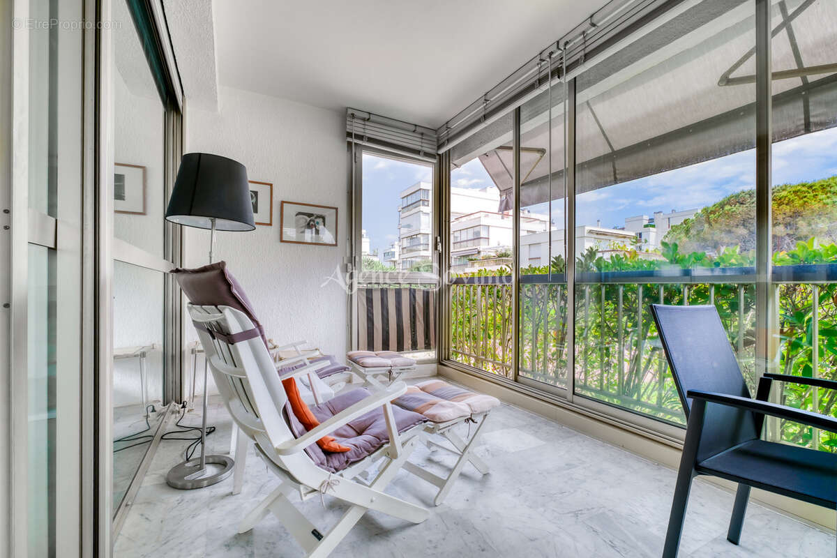 Appartement à MANDELIEU-LA-NAPOULE
