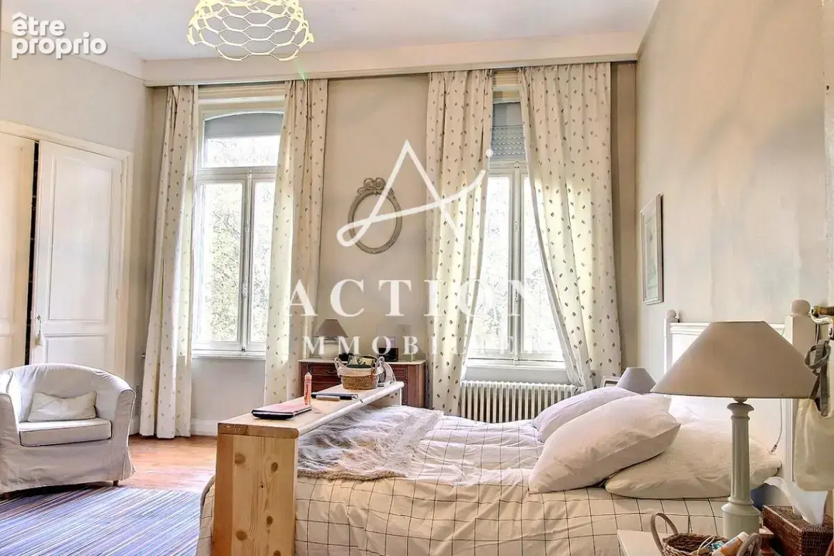 Appartement 183 m2, 4 chambres dans Hôtel particulier  Place de la Victoire - photo 6