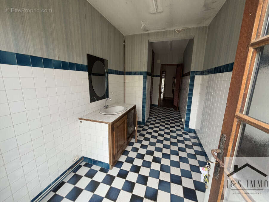 Maison à CHASSENEUIL-SUR-BONNIEURE