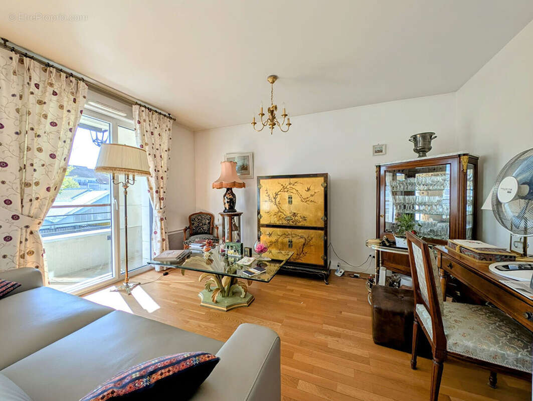 Appartement à MAISONS-LAFFITTE
