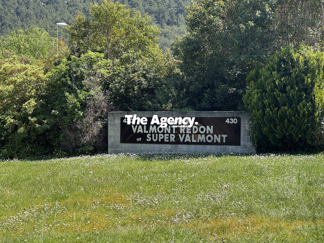 Parking à MARSEILLE-9E