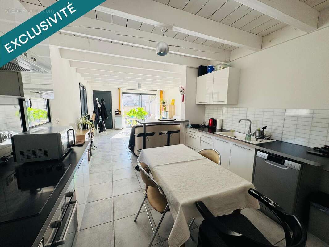 Photo 4 - Appartement à LA TOUR-D'AIGUES