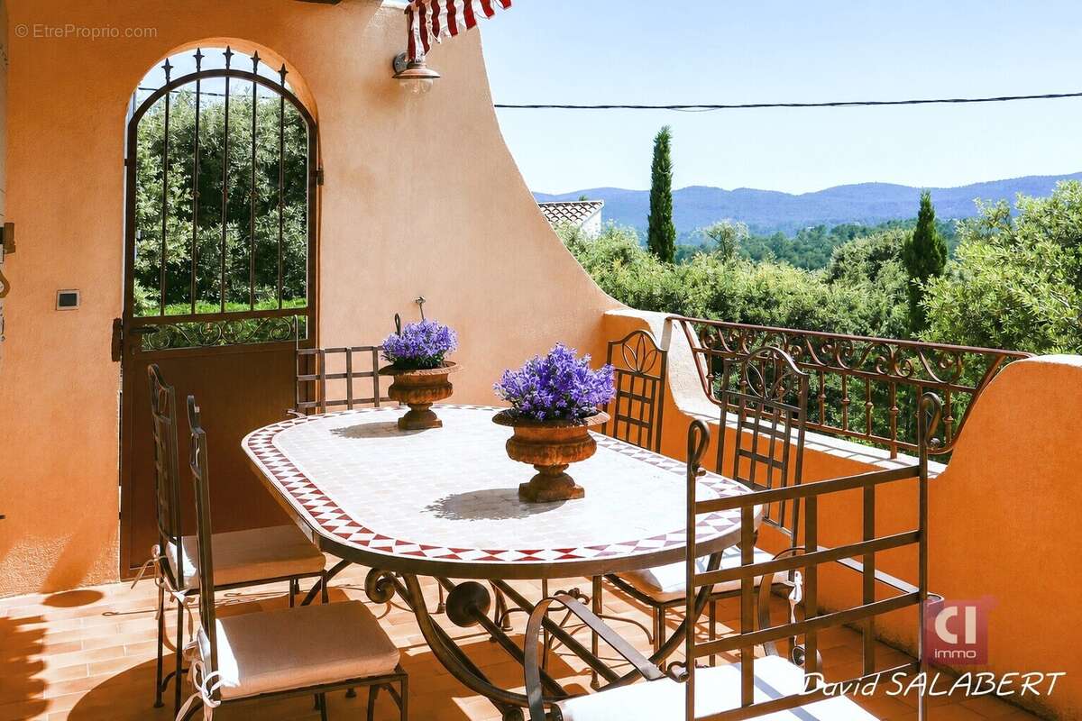 Garéoult -villa familiale de 170 m² avec cinq chambres, piscine et terrain paysager - photo 13