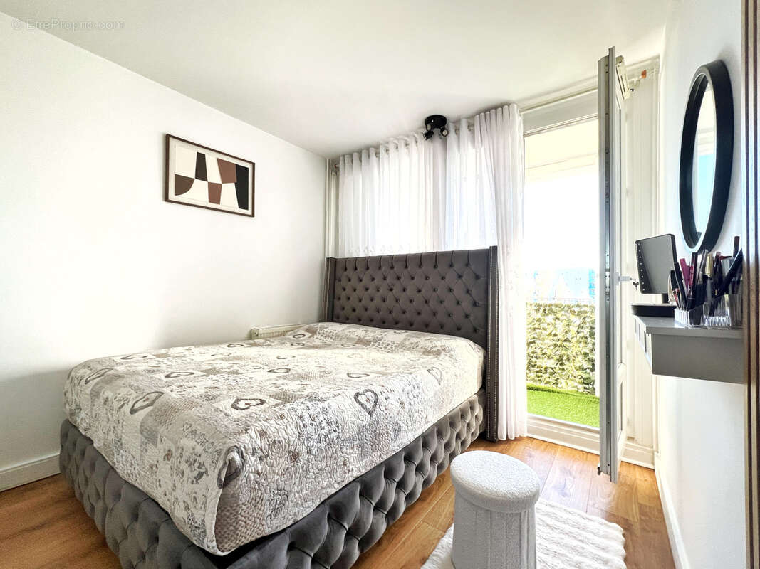 Appartement à PIERRE-BENITE
