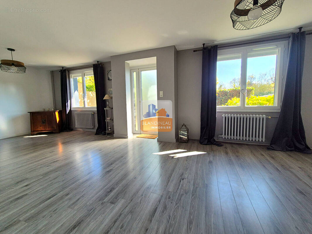 Maison à BOUGUENAIS