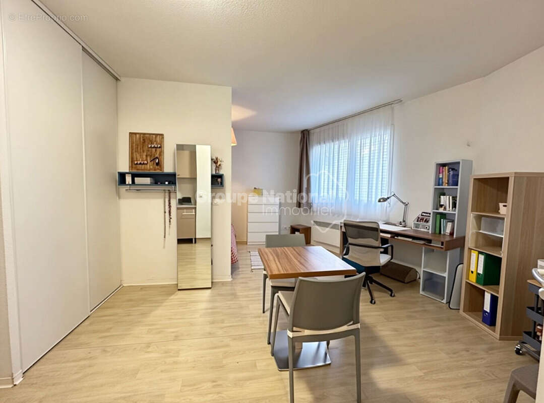 Appartement à MARSEILLE-1E
