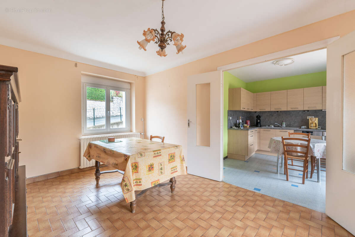 Maison à ESPALY-SAINT-MARCEL