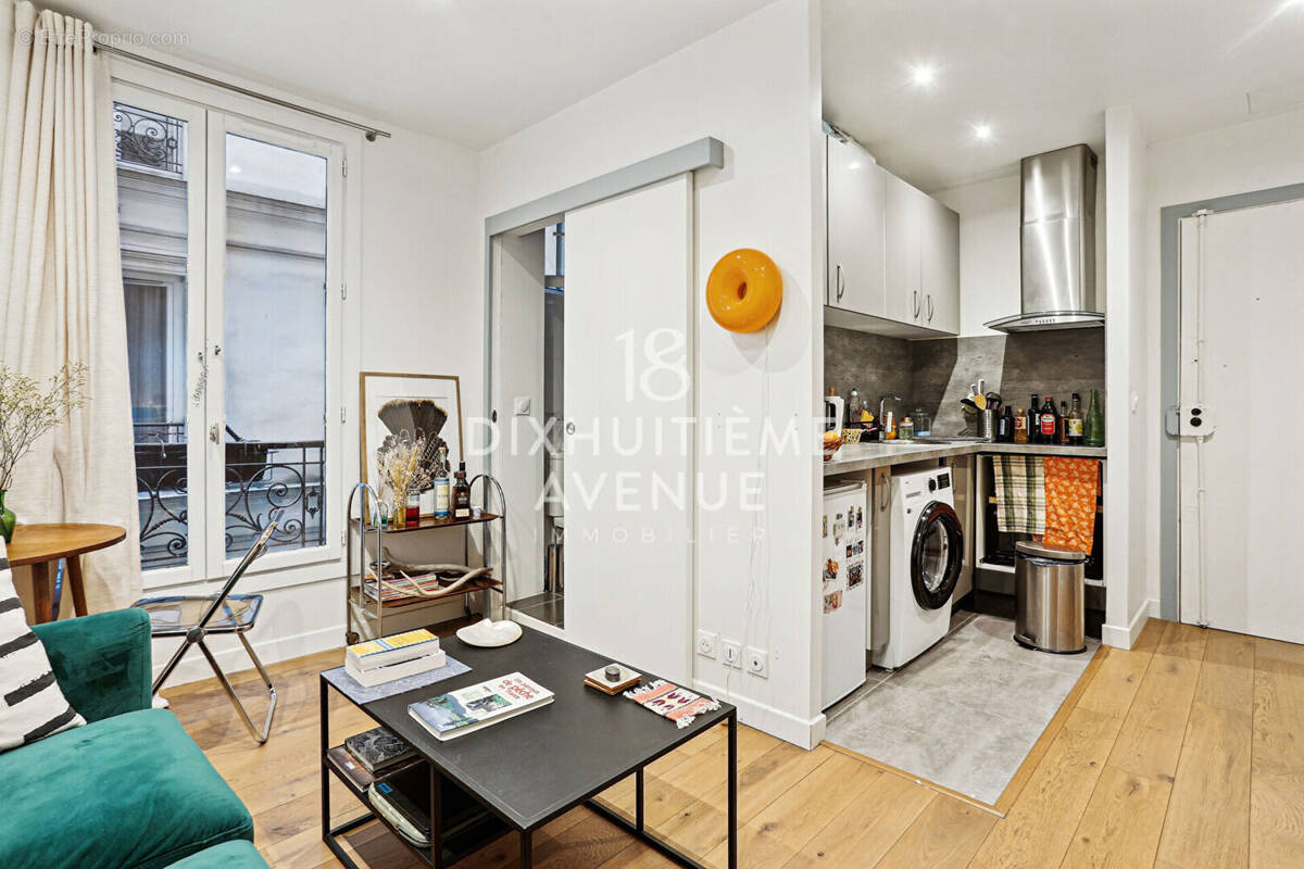 Appartement à PARIS-18E