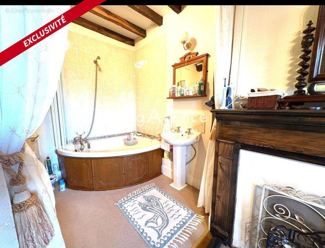 Maison à SAINT-SEVER-CALVADOS