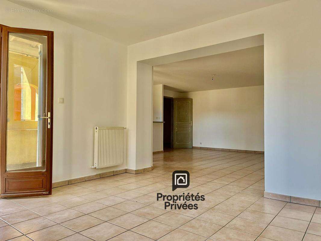 4 pièces lumineux + terrasse - Centre-ville Sisteron - photo 4