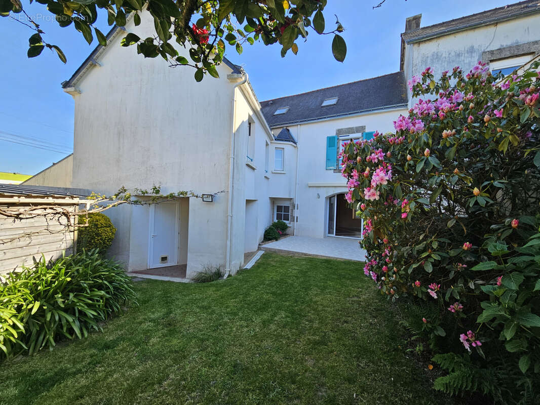 Maison à CLEGUEREC