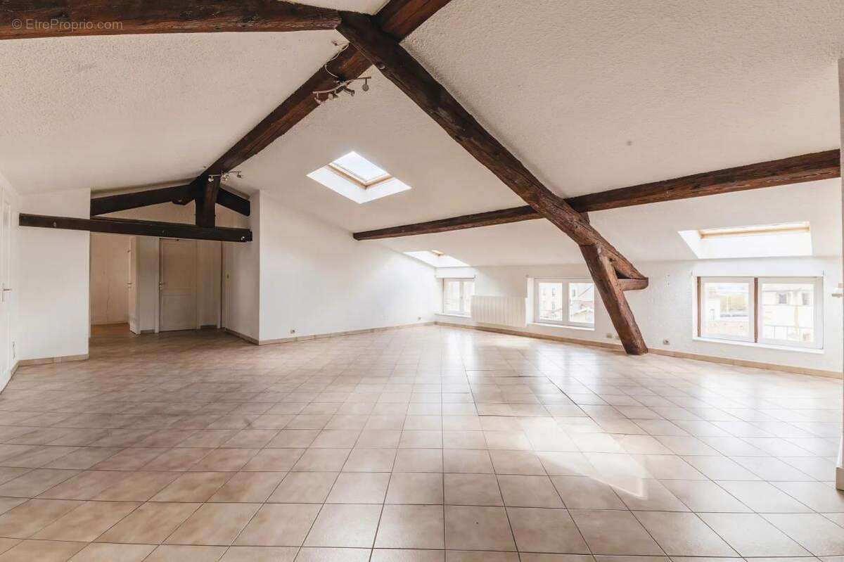 Charmant Appartement T4 de 113m² au sol - Dernier étage - Lumineux - photo 7