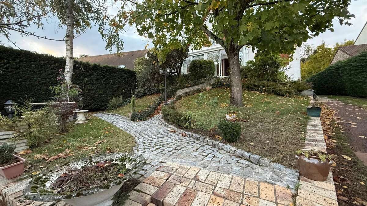 Maison à BREUX-JOUY