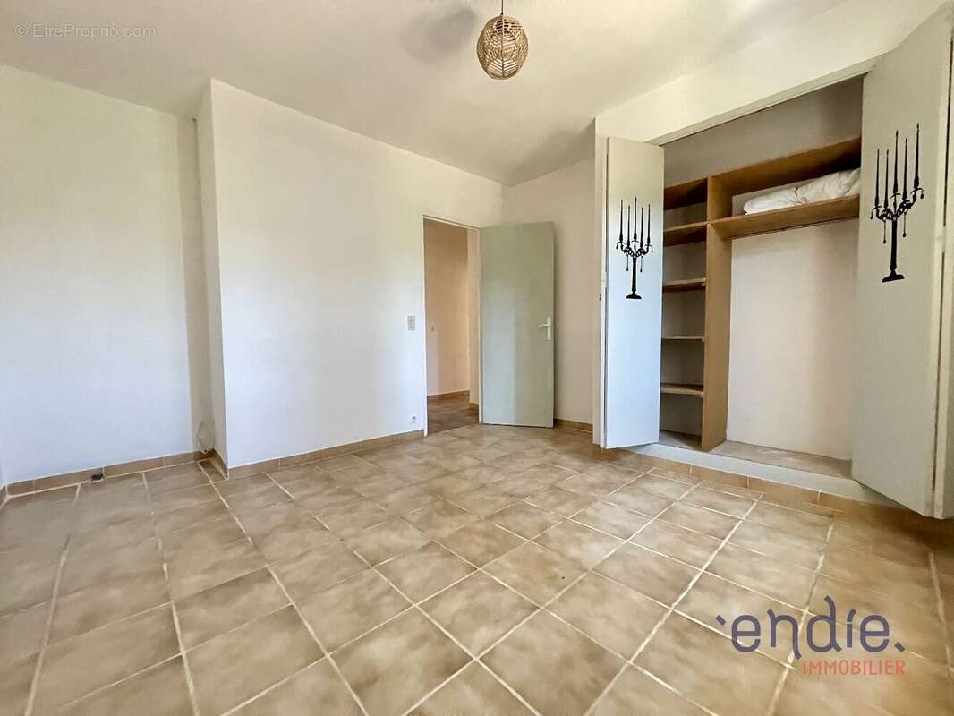 Lorgues villa t7 piscine garage cave - photo 7