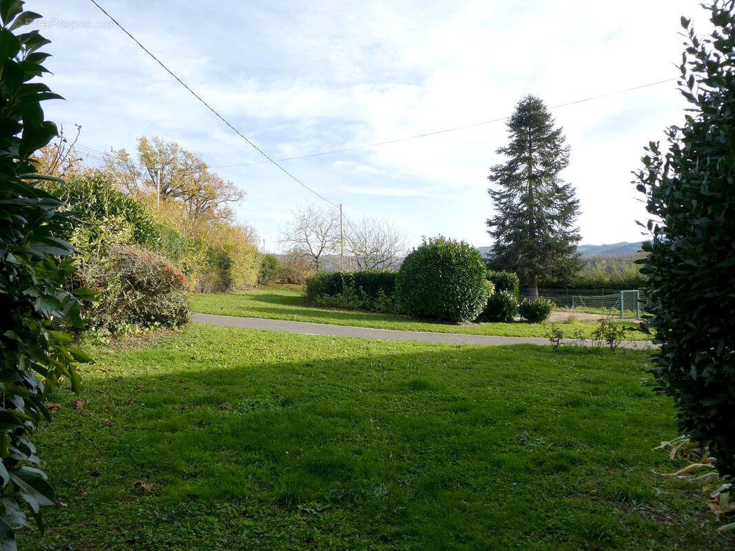 Maison à SAINT-LAURENT-DE-CHAMOUSSET