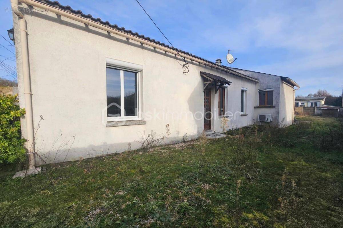 Maison à SAINT-PIERRE-LES-NEMOURS