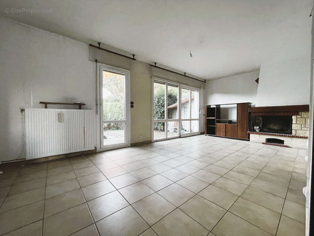 Appartement à DOMENE