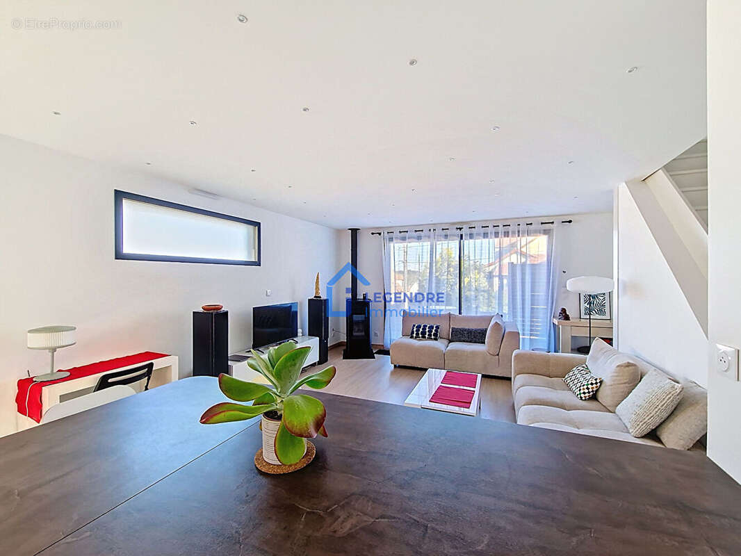 Maison à MONTIGNY-LES-CORMEILLES