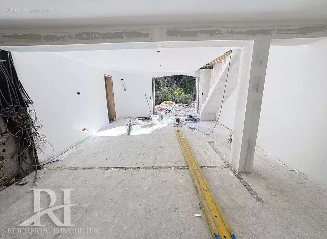 Appartement à MOUANS-SARTOUX