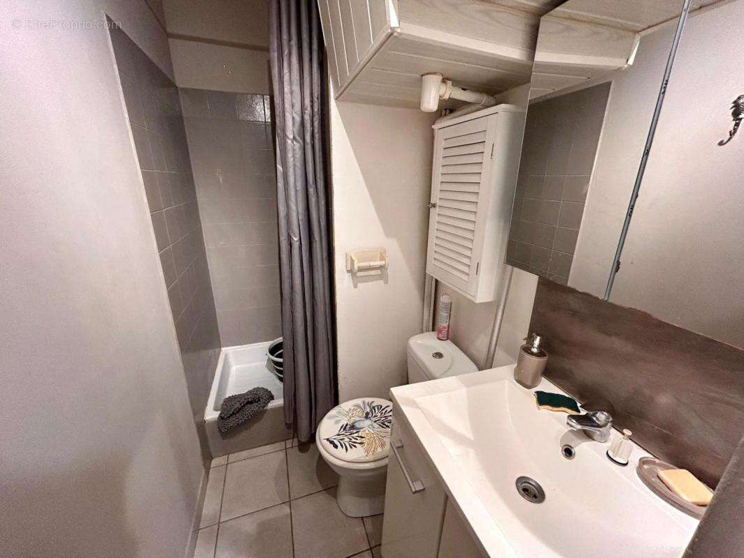 A VENDRE : Studio de 18m2 au Dramont à 5 min à pied de la mer - SAINT RAPHAEL - photo 4