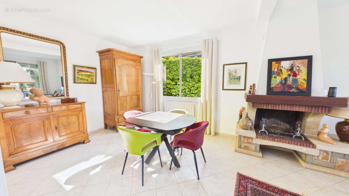 Maison à CARQUEIRANNE