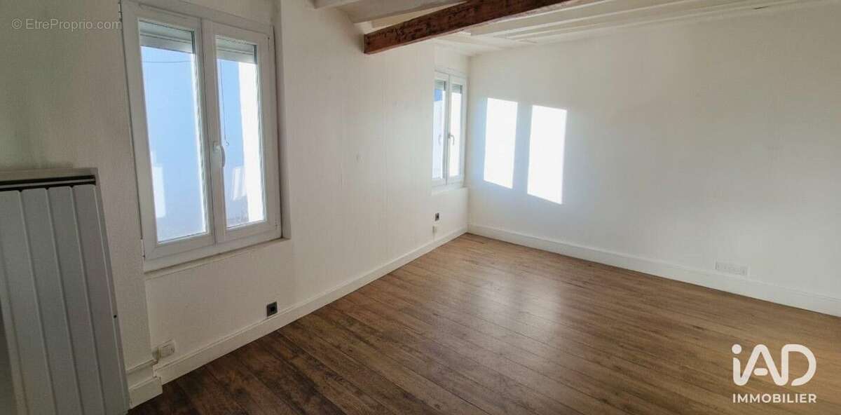 Appartement 45 m² à La Ville-Du-Bois  - photo 5