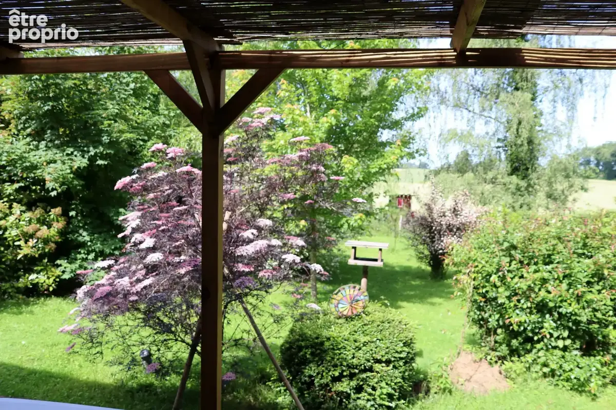 Environnement particulièrement calme avec une magnifique vue dégagée à CURCIAT DONGALON – 181 m² habitables sur 6970 m² de terra - photo 4
